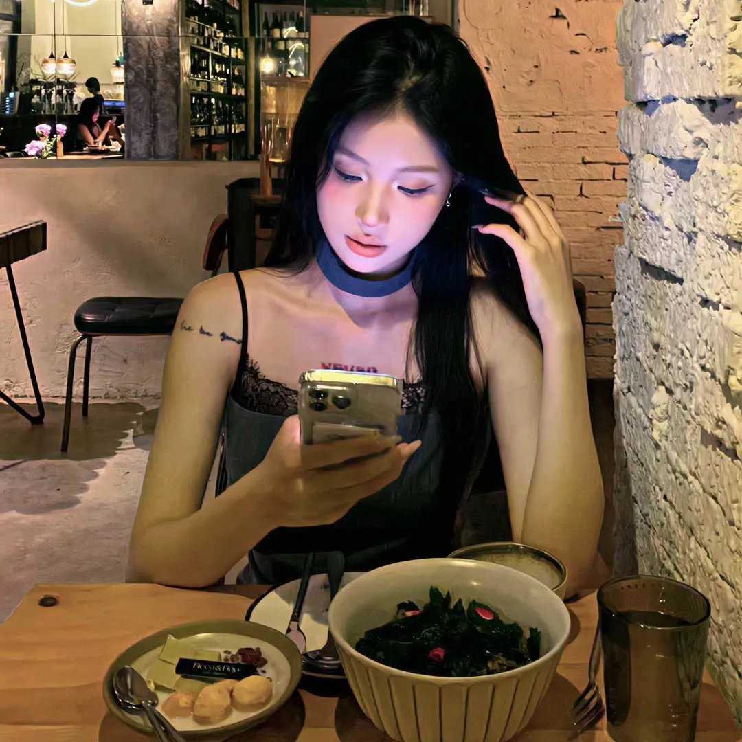 某爆料博主被曝隐婚生子，深夜品牌官方画面流出